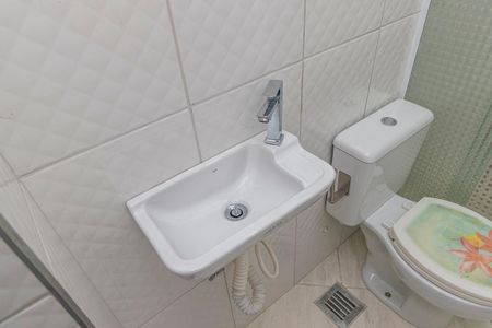 Casa à venda com 240m², 3 quartos e 3 vagas Casa à venda com 240m², 3 quartos e 3 vagasBanheiro da Suíte