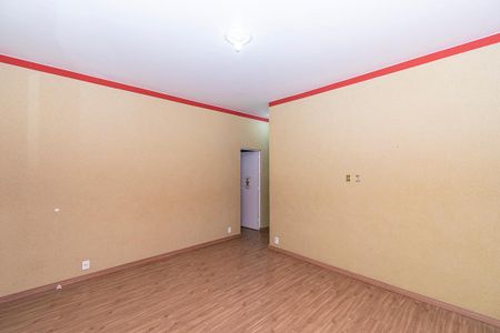 Sala de casa à venda com 3 quartos, 240m² em Coelho Neto, Rio de Janeiro
