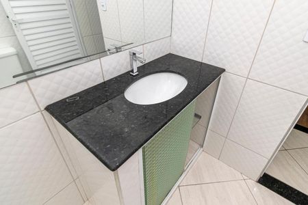 Casa à venda com 240m², 3 quartos e 3 vagas Casa à venda com 240m², 3 quartos e 3 vagasBanheiro Social