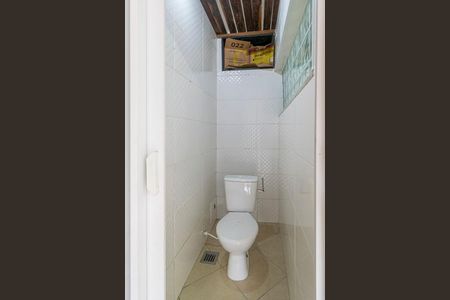 Casa à venda com 240m², 3 quartos e 3 vagas Casa à venda com 240m², 3 quartos e 3 vagasBanheiro