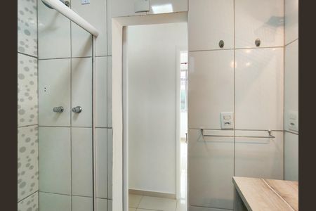 Apartamento para alugar com 74m², 2 quartos e sem vaga Apartamento para alugar com 74m², 2 quartos e sem vagaBanheiro Corredor