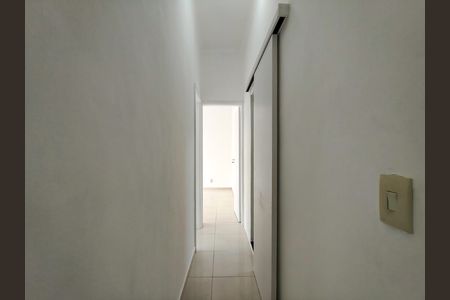 Apartamento para alugar com 74m², 2 quartos e sem vaga Apartamento para alugar com 74m², 2 quartos e sem vagaCorredor