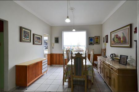 Casa à venda com 308m², 4 quartos e 1 vagaSala de jantar