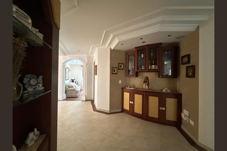 Casa de condomínio à venda com 675m², 4 quartos e 4 vagas Casa de condomínio à venda com 675m², 4 quartos e 4 vagasBar