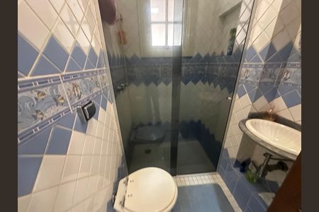 Casa de condomínio à venda com 675m², 4 quartos e 4 vagas Casa de condomínio à venda com 675m², 4 quartos e 4 vagasBanheiro 2