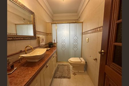 Casa de condomínio à venda com 675m², 4 quartos e 4 vagas Casa de condomínio à venda com 675m², 4 quartos e 4 vagasBanheiro da Suíte 4