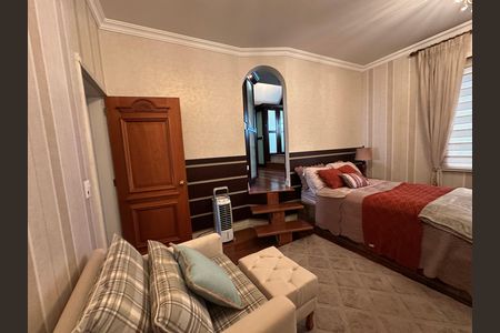 Casa de condomínio à venda com 675m², 4 quartos e 4 vagas Casa de condomínio à venda com 675m², 4 quartos e 4 vagasSuíte 2