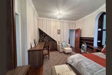 Casa de condomínio à venda com 675m², 4 quartos e 4 vagas Casa de condomínio à venda com 675m², 4 quartos e 4 vagasSuíte 2