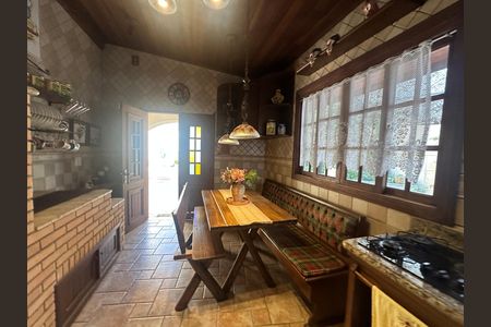 Casa de condomínio à venda com 675m², 4 quartos e 4 vagas Casa de condomínio à venda com 675m², 4 quartos e 4 vagasChurrasqueira