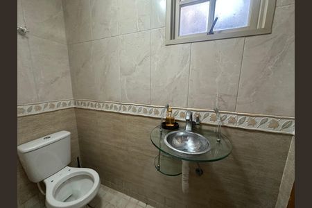 Casa de condomínio à venda com 675m², 4 quartos e 4 vagas Casa de condomínio à venda com 675m², 4 quartos e 4 vagasBanheiro 4