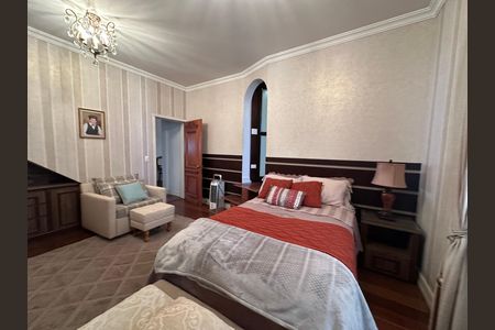 Casa de condomínio à venda com 675m², 4 quartos e 4 vagas Casa de condomínio à venda com 675m², 4 quartos e 4 vagasSuíte 2