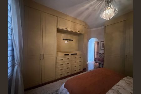 Casa de condomínio à venda com 675m², 4 quartos e 4 vagas Casa de condomínio à venda com 675m², 4 quartos e 4 vagasSuíte 1