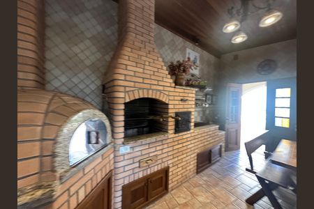 Casa de condomínio à venda com 675m², 4 quartos e 4 vagas Casa de condomínio à venda com 675m², 4 quartos e 4 vagasChurrasqueira