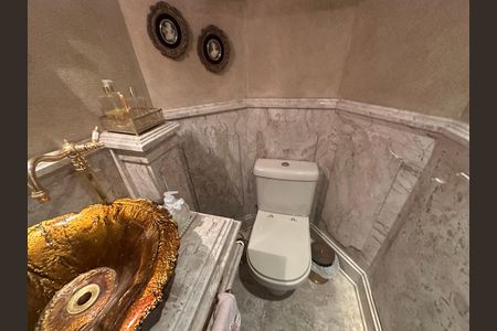 Casa de condomínio à venda com 675m², 4 quartos e 4 vagas Casa de condomínio à venda com 675m², 4 quartos e 4 vagasLavabo