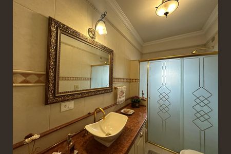 Casa de condomínio à venda com 675m², 4 quartos e 4 vagas Casa de condomínio à venda com 675m², 4 quartos e 4 vagasBanheiro da Suíte 4