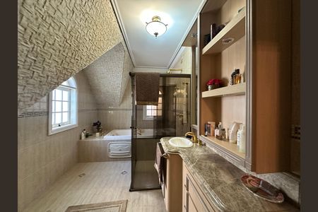 Casa de condomínio à venda com 675m², 4 quartos e 4 vagas Casa de condomínio à venda com 675m², 4 quartos e 4 vagasBanheiro da Suíte 2