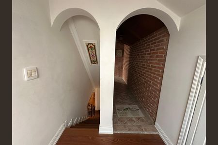Casa de condomínio à venda com 675m², 4 quartos e 4 vagas Casa de condomínio à venda com 675m², 4 quartos e 4 vagasSótão