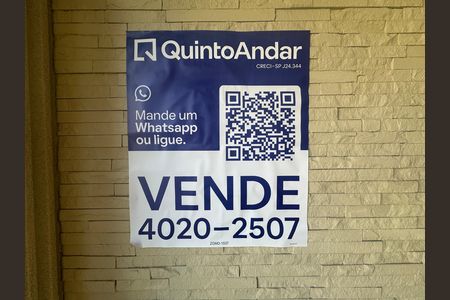 Casa de condomínio à venda com 675m², 4 quartos e 4 vagas Casa de condomínio à venda com 675m², 4 quartos e 4 vagasFachada