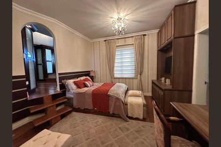 Casa de condomínio à venda com 675m², 4 quartos e 4 vagas Casa de condomínio à venda com 675m², 4 quartos e 4 vagasSuíte 2