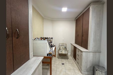 Casa de condomínio à venda com 675m², 4 quartos e 4 vagas Casa de condomínio à venda com 675m², 4 quartos e 4 vagasOficina