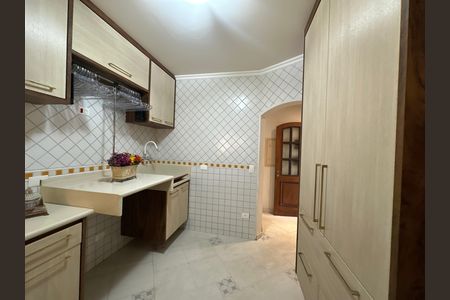 Casa de condomínio à venda com 675m², 4 quartos e 4 vagas Casa de condomínio à venda com 675m², 4 quartos e 4 vagasÁrea de Serviço