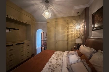 Casa de condomínio à venda com 675m², 4 quartos e 4 vagas Casa de condomínio à venda com 675m², 4 quartos e 4 vagasSuíte 1