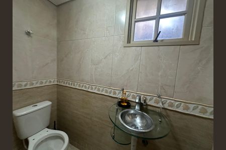 Casa de condomínio à venda com 675m², 4 quartos e 4 vagas Casa de condomínio à venda com 675m², 4 quartos e 4 vagasBanheiro 4