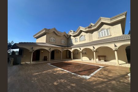 Casa de condomínio à venda com 675m², 4 quartos e 4 vagas Casa de condomínio à venda com 675m², 4 quartos e 4 vagasPiscina
