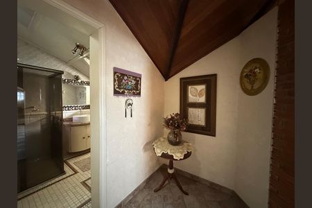 Casa de condomínio à venda com 675m², 4 quartos e 4 vagas Casa de condomínio à venda com 675m², 4 quartos e 4 vagasSótão