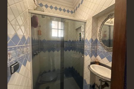 Casa de condomínio à venda com 675m², 4 quartos e 4 vagas Casa de condomínio à venda com 675m², 4 quartos e 4 vagasBanheiro 2