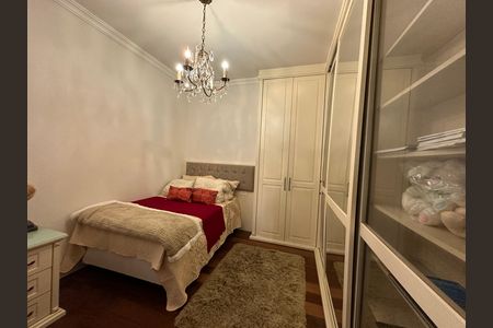 Casa de condomínio à venda com 675m², 4 quartos e 4 vagas Casa de condomínio à venda com 675m², 4 quartos e 4 vagasSuíte 3