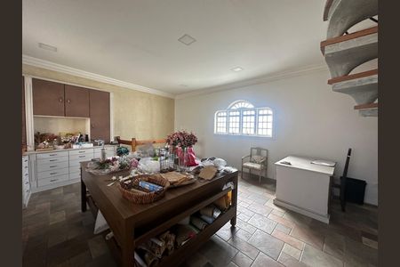 Casa de condomínio à venda com 675m², 4 quartos e 4 vagas Casa de condomínio à venda com 675m², 4 quartos e 4 vagasAteliê