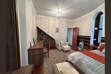 Casa de condomínio à venda com 675m², 4 quartos e 4 vagas Casa de condomínio à venda com 675m², 4 quartos e 4 vagasSuíte 2