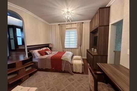 Casa de condomínio à venda com 675m², 4 quartos e 4 vagas Casa de condomínio à venda com 675m², 4 quartos e 4 vagasSuíte 2