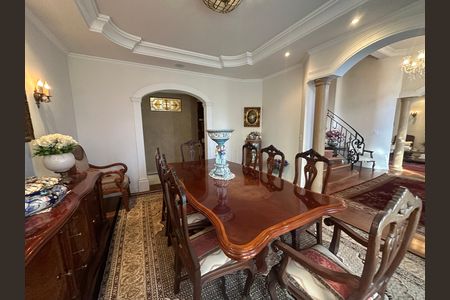 Casa de condomínio à venda com 675m², 4 quartos e 4 vagas Casa de condomínio à venda com 675m², 4 quartos e 4 vagasSala de Jantar