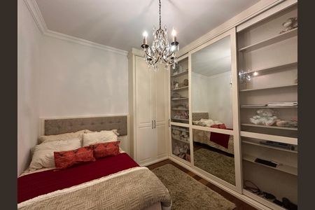 Casa de condomínio à venda com 675m², 4 quartos e 4 vagas Casa de condomínio à venda com 675m², 4 quartos e 4 vagasSuíte 3