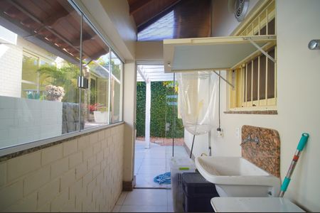 Casa para alugar com 250m², 3 quartos e 2 vagasÁrea de Serviço