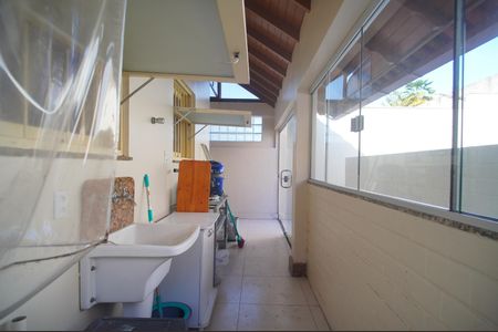 Casa para alugar com 250m², 3 quartos e 2 vagasÁrea de Serviço