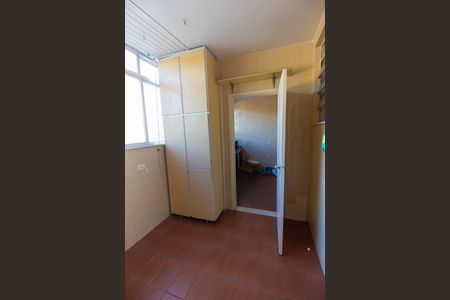 Apartamento para alugar com 122m², 3 quartos e 1 vaga Apartamento para alugar com 122m², 3 quartos e 1 vagaCozinha e Área de Serviço