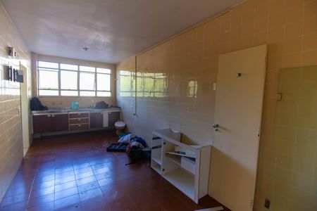 Apartamento para alugar com 122m², 3 quartos e 1 vaga Apartamento para alugar com 122m², 3 quartos e 1 vagaCozinha e Área de Serviço