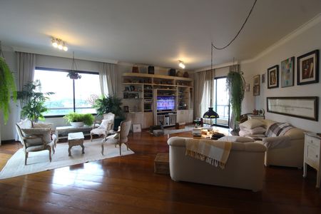 Apartamento à venda com 242m², 4 quartos e 4 vagasSala