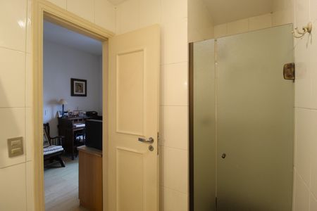 Apartamento à venda com 242m², 4 quartos e 4 vagasBanheiro da Suíte 1