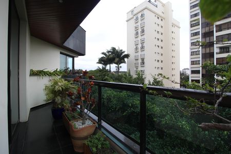 Varanda de apartamento à venda com 4 quartos, 242m² em Indianópolis, São Paulo