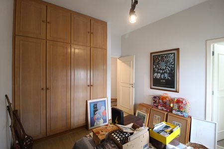 Apartamento à venda com 242m², 4 quartos e 4 vagasQuarto 2 - Suíte