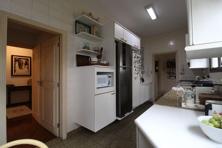 Apartamento à venda com 242m², 4 quartos e 4 vagasCozinha
