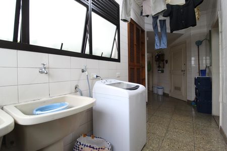 Apartamento à venda com 242m², 4 quartos e 4 vagasÁrea de Serviço