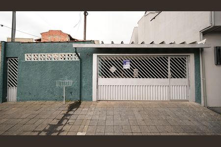 Casa para alugar com 160m², 2 quartos e 2 vagasFachada