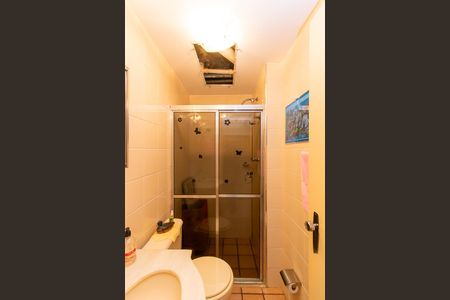 Apartamento à venda com 63m², 2 quartos e 1 vaga Apartamento à venda com 63m², 2 quartos e 1 vagaBanheiro social