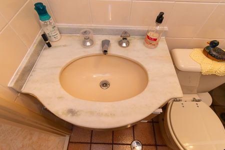 Apartamento à venda com 63m², 2 quartos e 1 vaga Apartamento à venda com 63m², 2 quartos e 1 vagaBanheiro social