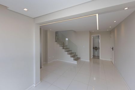 Apartamento à venda com 250m², 3 quartos e 3 vagas Apartamento à venda com 250m², 3 quartos e 3 vagasSala 2